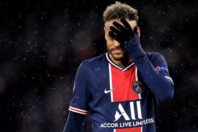 Neymar (Paris Saint-Germain) reagiert nach dem Gegentor im Halbfinal-Rückspiel der Champions League. Neymar Manchester City PSG