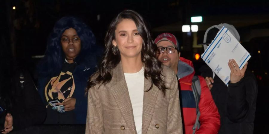 nina dobrev