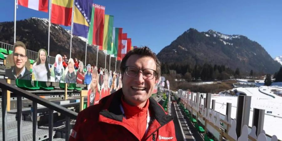 Lebt den Sport: Jörn Verleger, Volunteer bei der Nordischen Ski-WM, auf der Zuschauertribüne im Langlaufstadion. Foto: Karl-Josef Hildenbrand/dpa