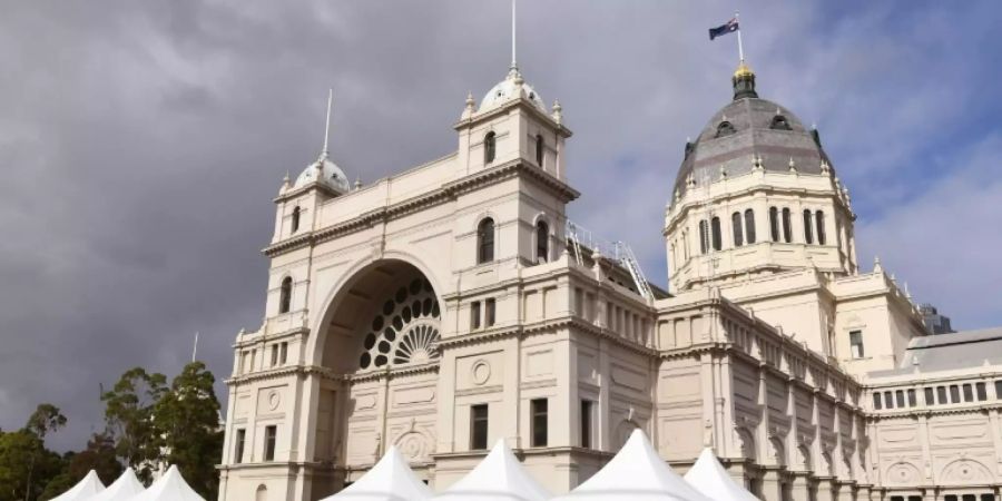 Schlange vor einem Impfzentrum in Melbourne