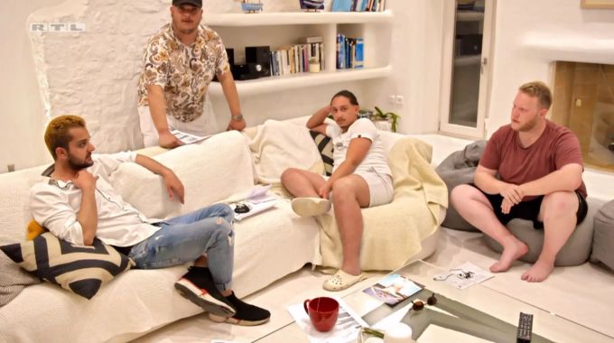 Shada erklärt, wieso er Enrico und Jan Marten gewählt hat. Shada