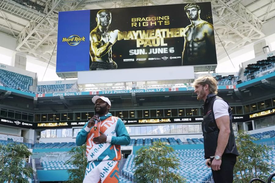 Floyd Mayweather und Logan Paul beim «Face-Off».