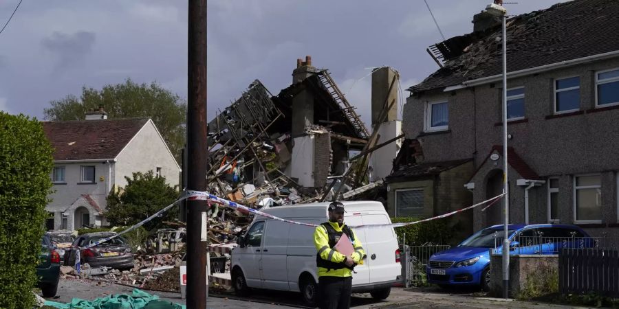 Einsturz zweier Häuser nach Explosion in England