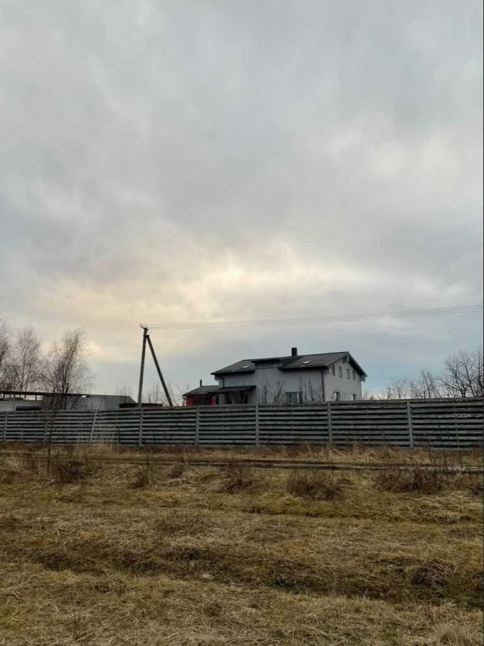 In dem kleinen Haus an der Grenze wird die 19-Jährige wohl mitten im Ukraine-Krieg ihr Kind zur Welt bringen. Ukraine Krieg