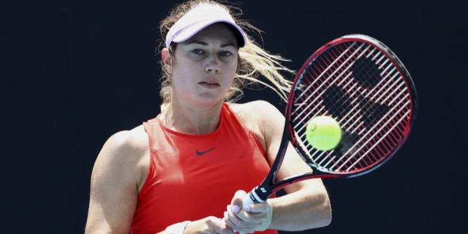 Stefanie Vögele hat gegen die Russin Daria Kassatkina kaum eine Chance. Stefanie Vögele Australian Open