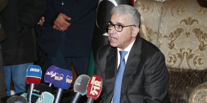 Land gespalten - Libyens zweite Regierung im Osten vereidigt
