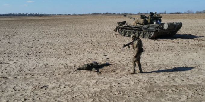 Panzer eingetauscht - Russen-Soldat ergibt sich – für Ukraine-Pass
