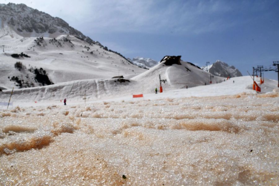 Der Saharastaub im La-Mongie-Skigebiet in Fankreich.