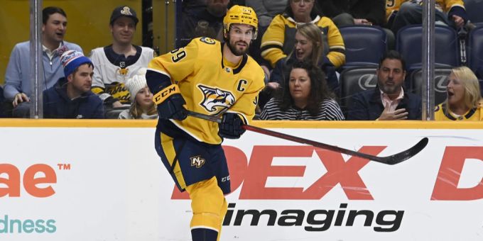 Roman Josi und seine Nashville Predators müssen in der NHL eine weitere Pleite einstecken. Roman Josi NHL