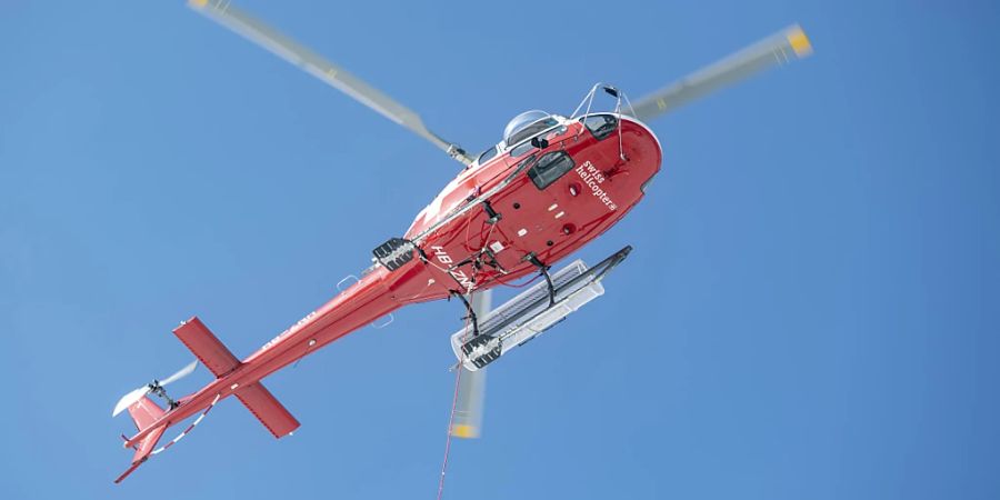 Oberhalb von Lenzerheide GR sind drei Armeeangehörige von einer Lawine verschüttet worden. Einer wurde schwer verletzt, zwei weitere blieben unversehrt. (Themenbild)