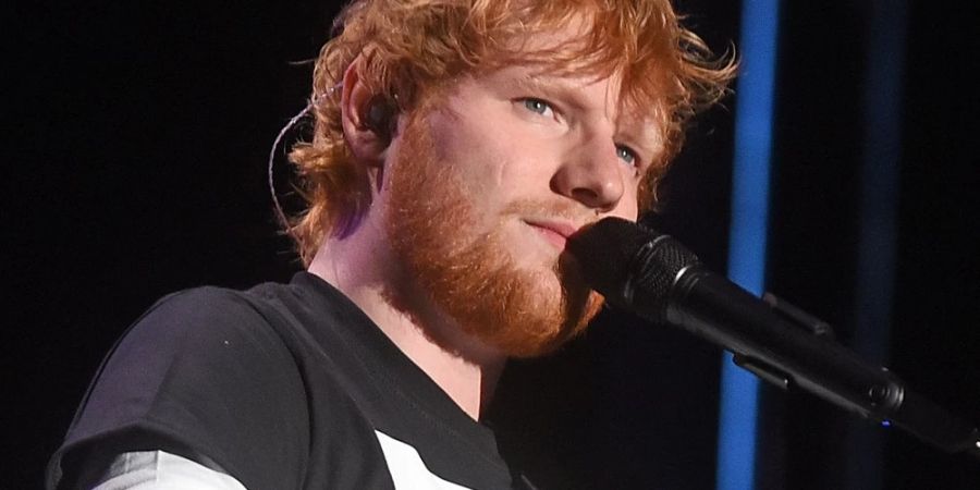 Ed Sheeran, hier während einer Show in den USA, sammelt mit weiteren Stars Spenden für die Ukraine.