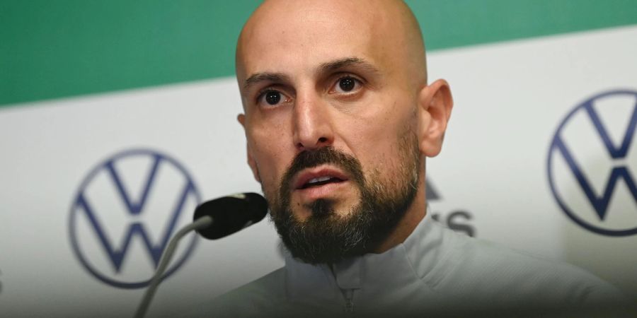 Muss seinen Kader kräftig umbauen: U21-Coach Antonio Di Salvo.