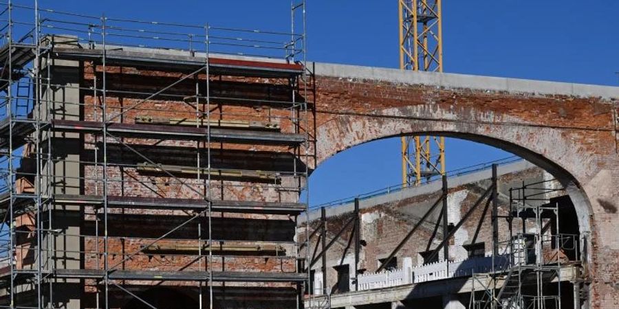 Nach Fertigstellung der historischen Hartmannhalle in Chemnitz soll hier der zentrale Anlaufpunkt 2025 sein. Foto: Hendrik Schmidt/dpa-Zentralbild/ZB