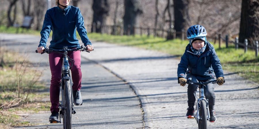 Nur chic, oder auch sicher? Am besten ist ein Kinderfahrrad beides.