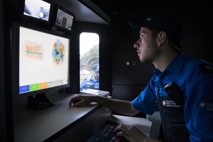 Die Schweiz nutzt das europaweite Fahndungssystem «SIS II» täglich 300'000 Mal. Frontex-Ausbau