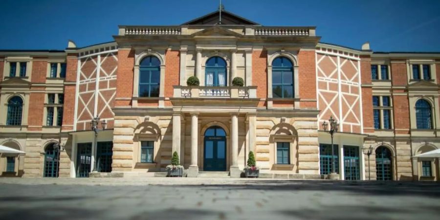 Die Sanierung des Bayreuther Festspielhauses kann fortgesetzt werden. Foto: Daniel Karmann/dpa