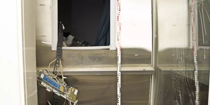 Der gesprengte Bancomat in Wilchingen SH. bancomat wilchingen SH