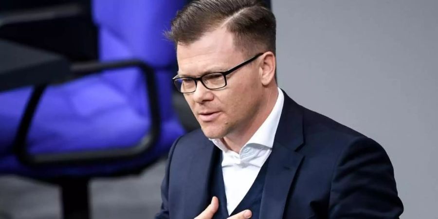 SPD-Politiker Carsten Schneider kritisiert die Grünen nach ihrem Bundesparteitag. Foto: Britta Pedersen/dpa-Zentralbild/dpa