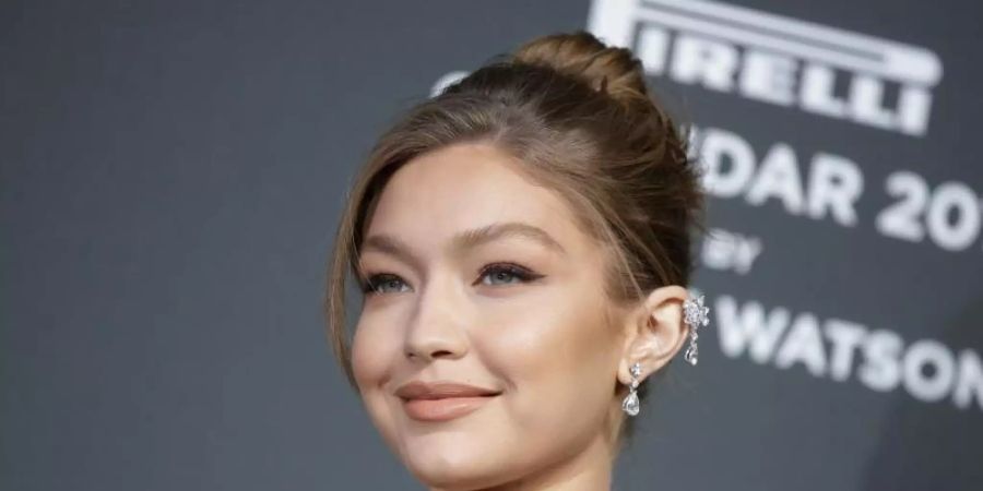 Das Model Gigi Hadid verrät nach Monaten den Namen seiner Tochter. Foto: Luca Bruno/AP/dpa