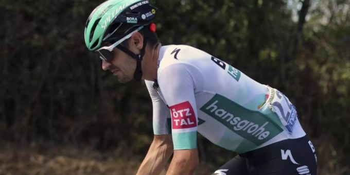 Könnte sich 2021 auf den Giro statt auf die Tour fokussieren: Emanuel Buchmann. Foto: Thibault Camus/AP/dpa Könnte sich 2021 auf den Giro statt auf die Tour fokussieren: Emanuel Buchmann. Foto: Thibault Camus/AP/dpa