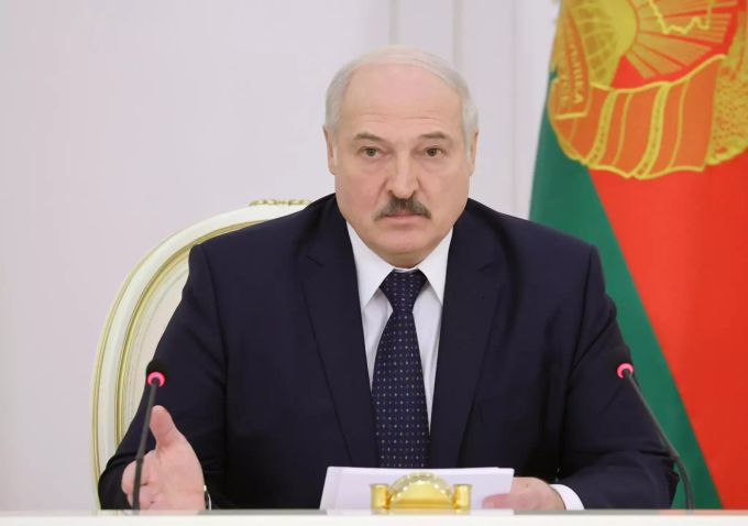 Die Demonstranten protestieren gegen Alexander Lukashenko Lukaschenko