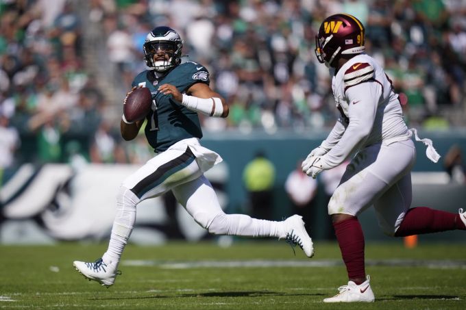 Jalen Hurts und seine Eagles haben bislang noch nicht auf der ganzen Linie überzeugt. NFL