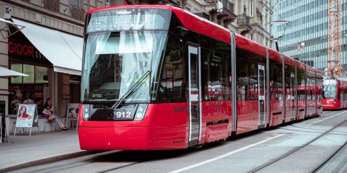 27 solcher moderner Trams von Stadler Rail sollen in Zukunft in Bern verkehren. bernmobil
