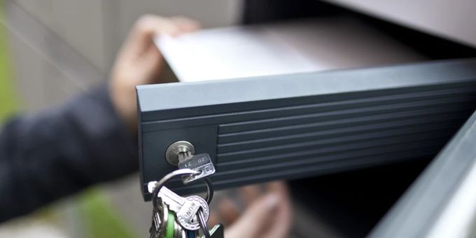 Der Spender fand die Ärztin online und schickte ihr anonyme Drohbrief an ihren Arbeitsplatz in Deutschland. (Symbolbild) Briefwahl