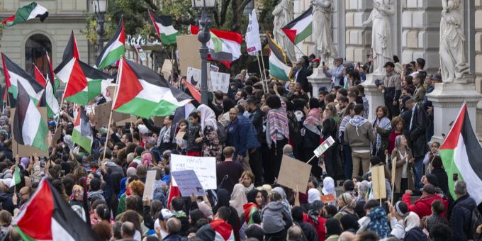 Auch in der Schweiz fanden Pro-Palästina-Demos statt – kommunistische Organisationen unterstützen die Bewegung. Israel-Krieg