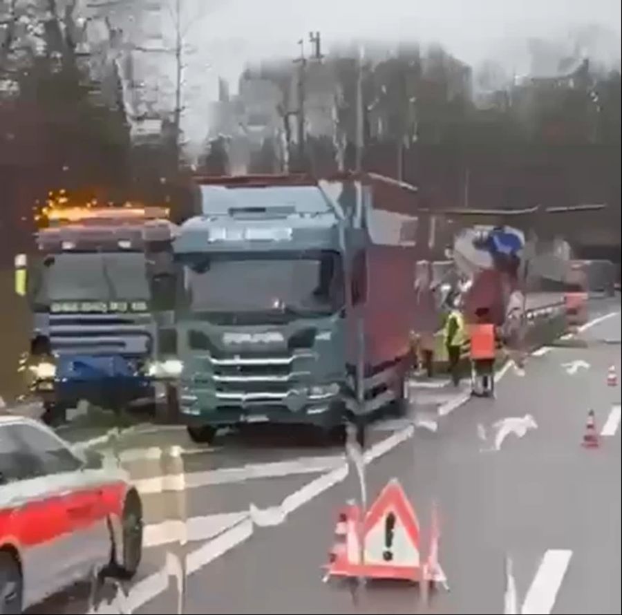 Zahlreiche Einsatzkräfte mussten am Mittwoch auf die A15 ausrücken.