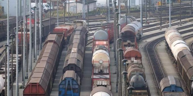 Die Deutsche Bahn macht Fortschritte beim leiseren Schienenverkehr. Foto: Ralf Hirschberger/zb/dpa Die Deutsche Bahn macht Fortschritte beim leiseren Schienenverkehr. Foto: Ralf Hirschberger/zb/dpa
