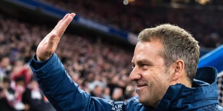Schaut entspannt in die Zukunft: Bayern-Coach Hansi Flick. Foto: Matthias Balk/dpa