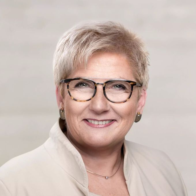 Beatrice Simon wacht seit beinahe zehn Jahren über die Finanzen des Kantons Bern. beatrice simon