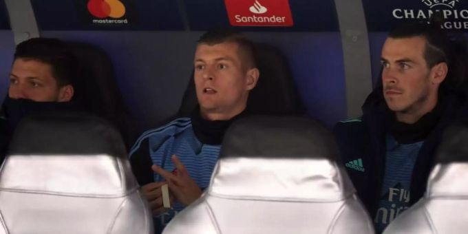Verfolgte die Real-Pleite gegen Man City von der Bank: Toni Kroos (M). Foto: Nick Potts/PA Wire/dpa Verfolgte die Real-Pleite gegen Man City von der Bank: Toni Kroos (M). Foto: Nick Potts/PA Wire/dpa