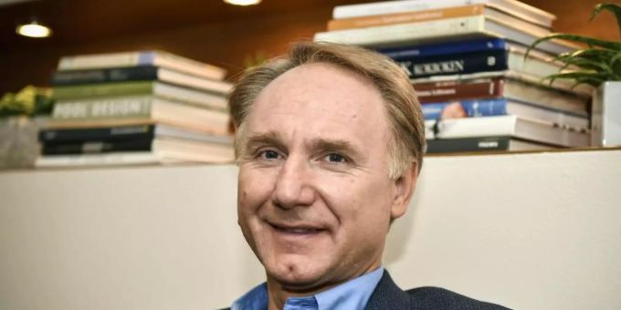 Der berühmte US-Schriftsteller Dan Brown. Foto: Emmi Korhonen/STT-Lehtikuva/dpa dan brown