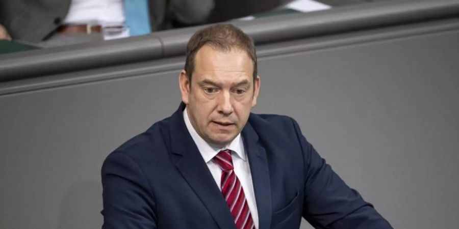 Henning Otte, verteidigungspolitischer Sprecher der Unionsfraktion im Bundestag, spricht im Bundestag. Foto: Fabian Sommer/dpa