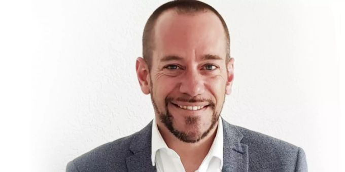 Stephan Jäggi, Geschäftsleiter des Verbands freier Autohandel Schweiz. Der VFAS vertritt die Interessen des unabhängigen und freien Autohandels in der Schweiz für Händler und Konsumenten und wehrt sich gegen sämtliche Einschränkungen und Behinderungen im freien Autohandel. vfas
