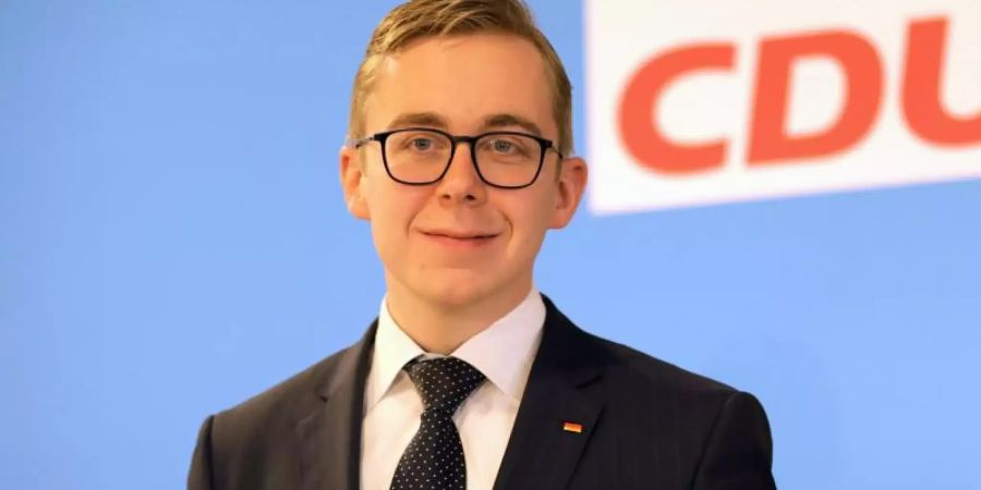 Philipp Amthor, der gegenwärtig jüngste CDU-Bundestagsabgeordnete, bewirbt sich um den CDU-Landesvorsitz in Mecklenburg-Vorpommern. Foto: Bernd Wüstneck/zb/dpa