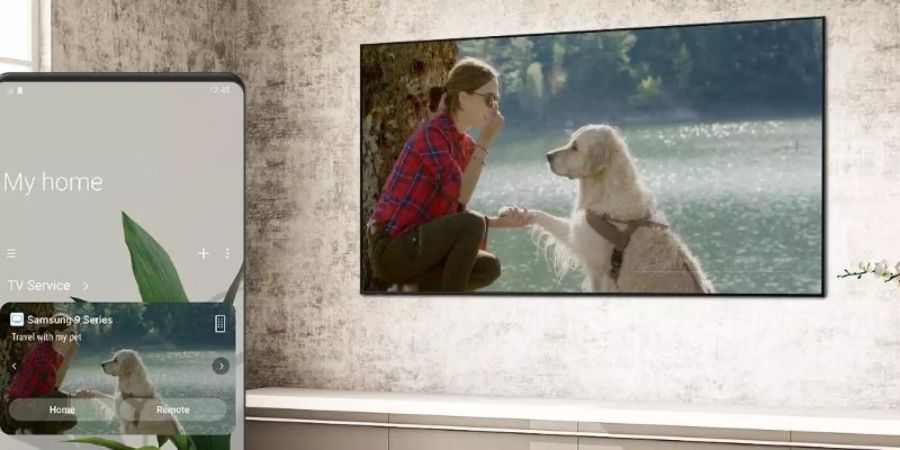 Smartphones oder TV-Gerät könnten bald teurer werden. Wegen des Coronavirus vezeichnet die Branche der Unterhaltungselektronik verlängerte Werksferien und Produktionsausfälle. Foto: Samsung Electronics/obs