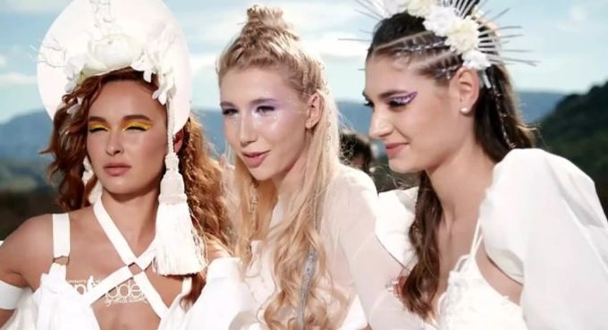 Die Models von «GNTM» kurz vor ihrem Posing in der kalifornischen Wüste. «GNTM»