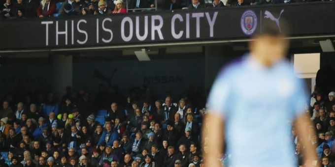 Zuschauer von Manchester City im Spiel gegen West Ham. Premier League