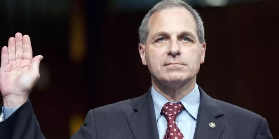 Louis Freeh, Ex-Direktor des FBI, wird von Volkswagen verdächtigt. Der Autokonzern will dessen Berufung zum Gutachter in Schadenersatz-Prozessen in den USA vereiteln. Foto: Matthew Cavanaugh/EPA/dpa