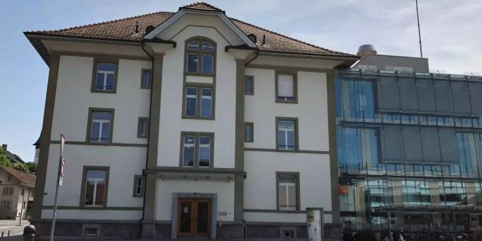 Die Gemeindeverwaltung in Köniz ändert ihre Öffnungszeiten. (Archivbild) gemeindeverwaltung köniz