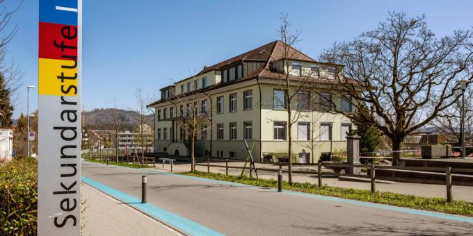 Schule in Zollikofen. Sekundarstufe 1. – Zollikofen Schule in Zollikofen. Sekundarstufe 1. – Zollikofen
