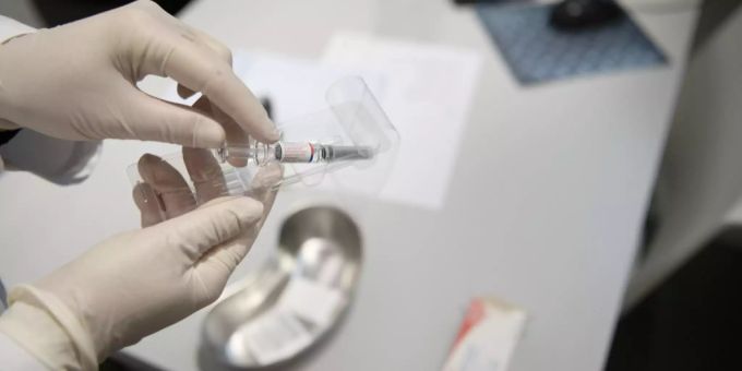Schweizer vorne dabei - Kommt der Corona-Impfstoff bereits im Herbst?
