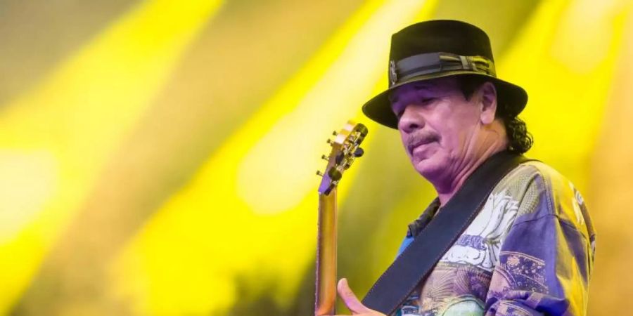 Carlos Santana hat die Europa-Termine seiner Tour abgesagt. Foto: picture alliance / Christoph Schmidt/dpa