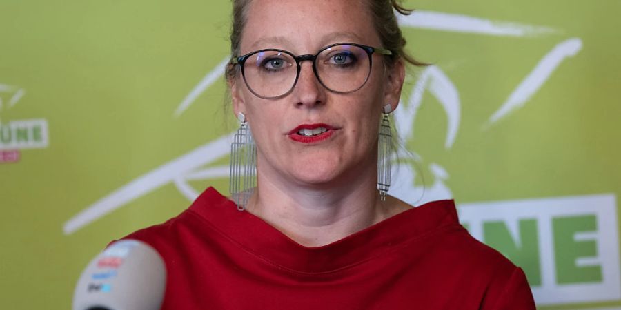 Zur Unterstützung der Ukraine soll die Schweiz laut Grüne-Fraktionschefin Aline Trede den russischen Rohstoffhandel unterbinden: «80 Prozent des Rohstoffhandels von Russland laufen über unser Land, unkontrolliert und nicht sanktioniert.» (Archivbild)