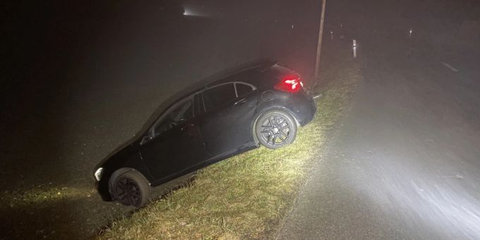 Thayngen: 23-Jährige Frau landet mit Auto in einem Acker Thayngen: 23-Jährige Frau landet mit Auto in einem Acker