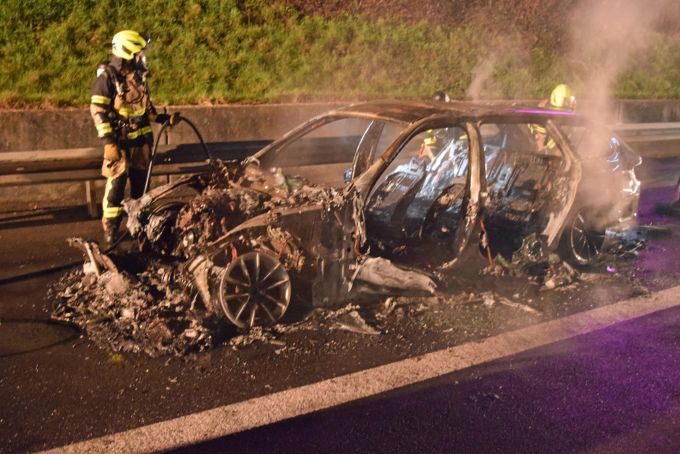 Die Feuerwehr konnte den Brand löschen. Brand löschen