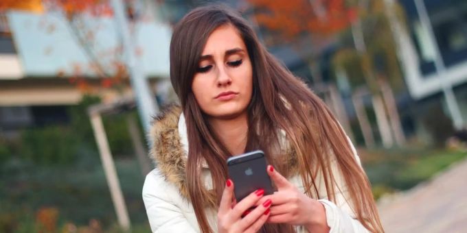 App statt Compi - Schweizer machen Bankgeschäfte öfter mit dem Handy